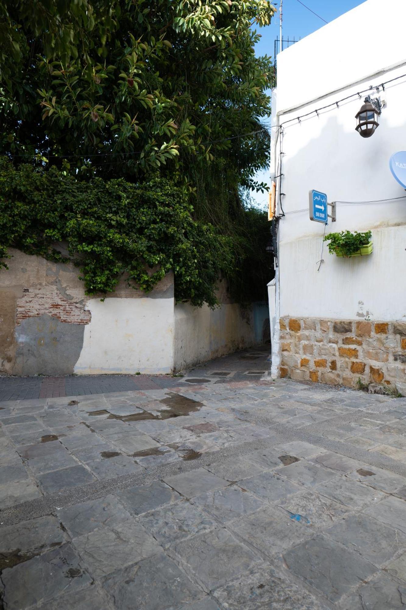 Aux 3 Portes Tangier Exterior photo
