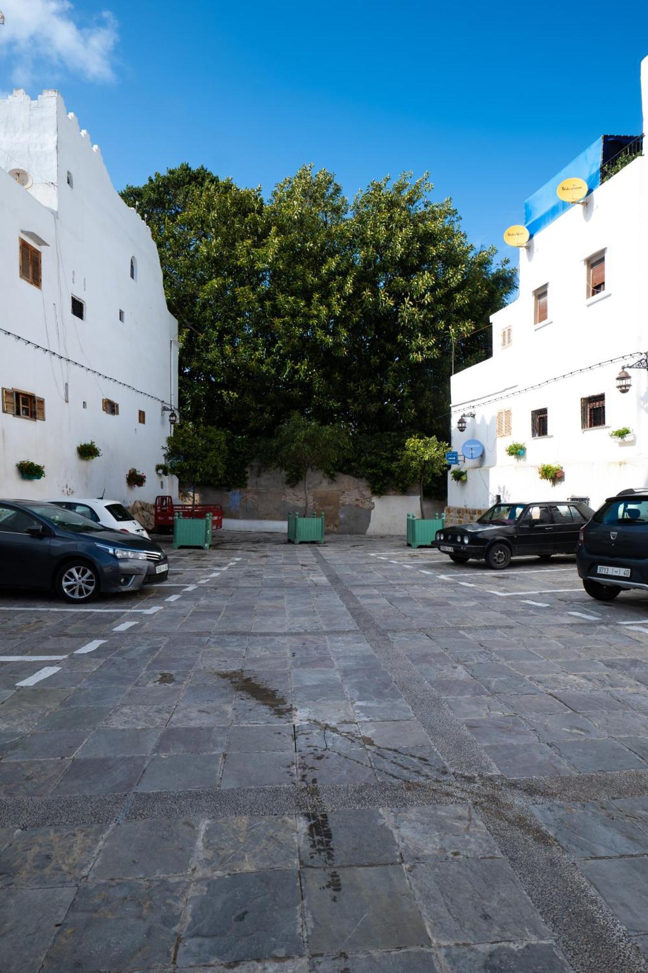 Aux 3 Portes Tangier Exterior photo